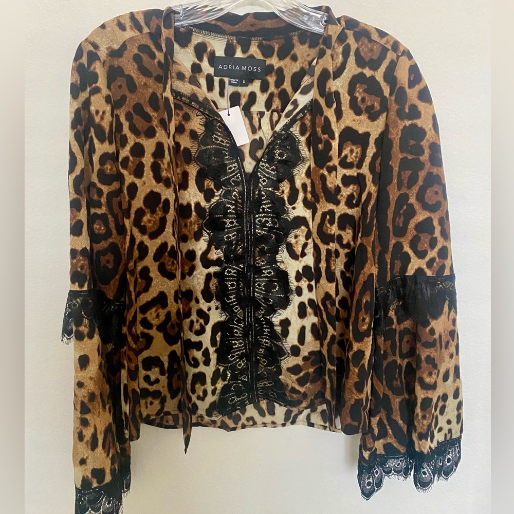 Adria Moss Lace Cheetah Print Blouse 🐆